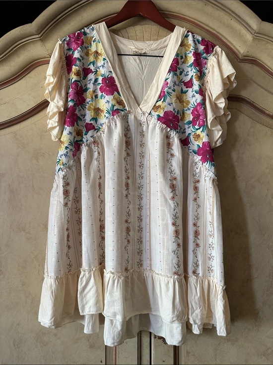 POL Tops - POL Cream/Yellow Ruffle Boho Floral Tunic Top size Small